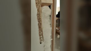 กาวซีลโฟมกันไฟสำหรับประตู Windows